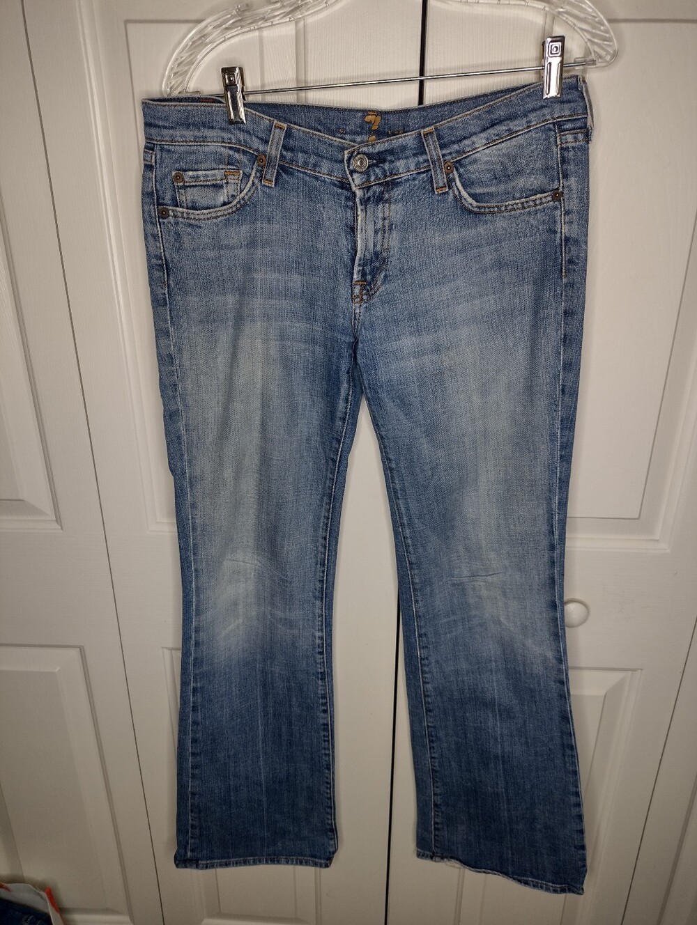 7FAM Seven 7 For All Mankind Women's Size 30 Flare Medium Wash Soft Blue Jeans